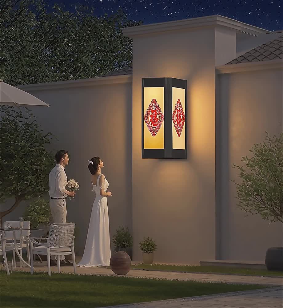 <div style="text-align:center;">
	<span style="color:#CC4125;font-size:24px;">壁挂竖款灯箱定制</span><br />
</div>